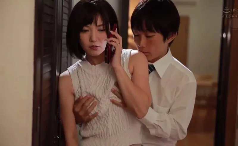 Người chồng đi đánh golf, người vợ ở nhà dẫn trai trẻ về làm tình cho sướng