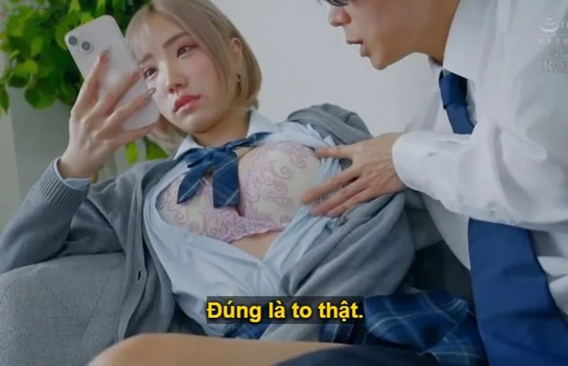 Cô học trò băng giá chỉ quan tâm đến tiền bạc, anh muốn hành động gì với em cũng được.