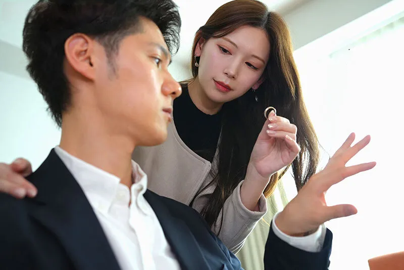 Cô vợ đi đi chơi, chồng yêu ở nhà bị nhỏ em bà xã gạ phang không trượt phát nào